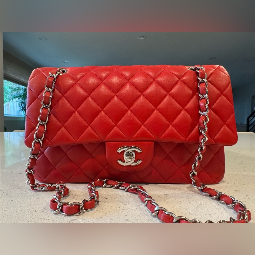 CHANEL Classic Medium Double Flap bag lambskin - Picture 2 of 12